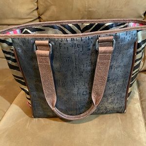 Consuela Tote Bag with zipper.